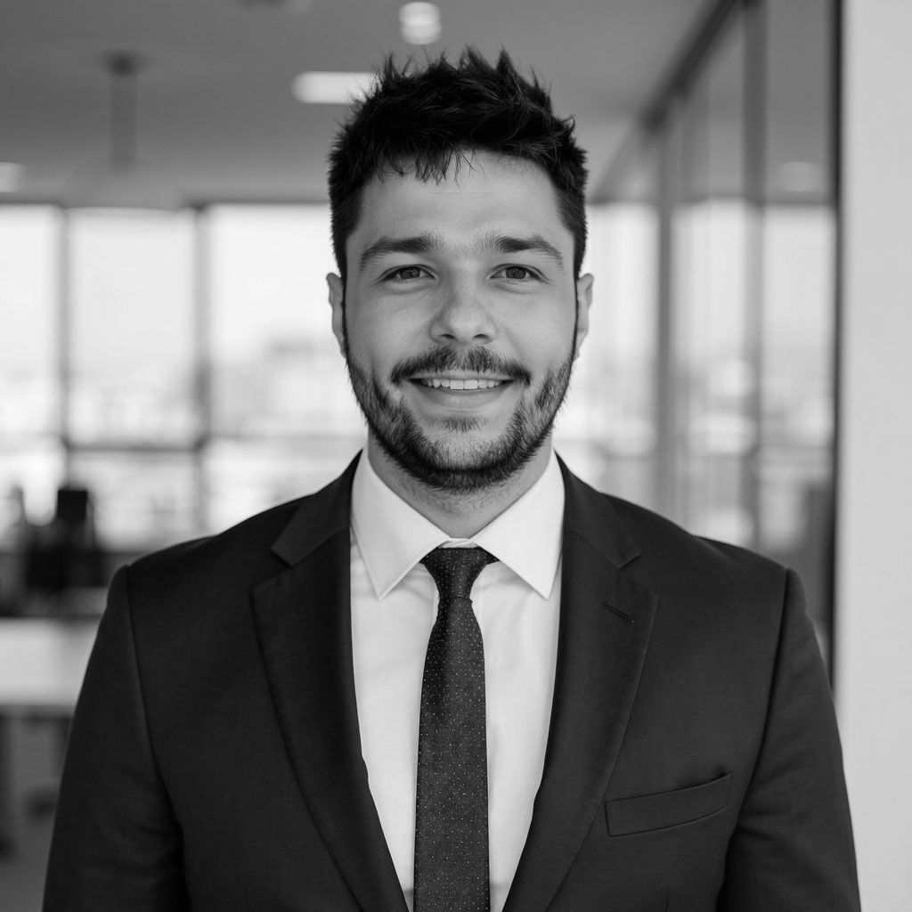 Smiling businessman in suit and tie portrait